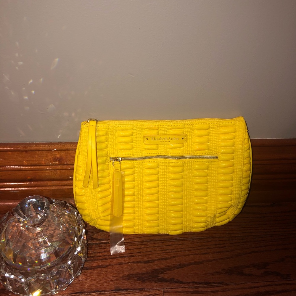 Elizabeth Arden - Picture 4 of 8
